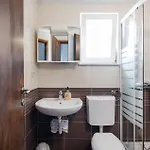 Gorgeous In With Wifi Apartment