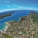 Gorgeous Apartment In Pirovac With Wifi Apartament Pirovac