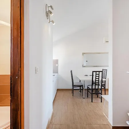 1 Bedroom Awesome In *