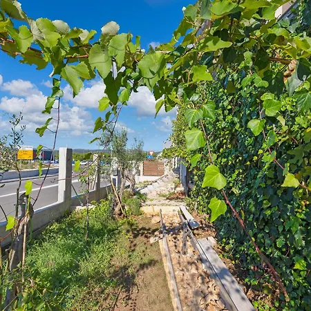 شقة 1 Bedroom Awesome In بيروفاتش