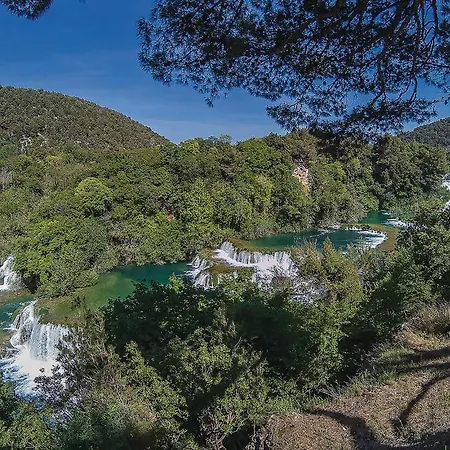 1 Bedroom Awesome In *