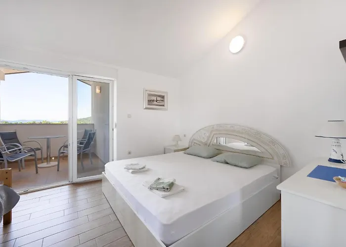 شقة 1 Bedroom Awesome In بيروفاتش