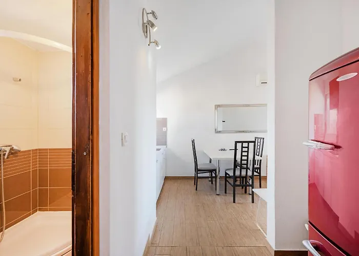 1 Bedroom Awesome In *